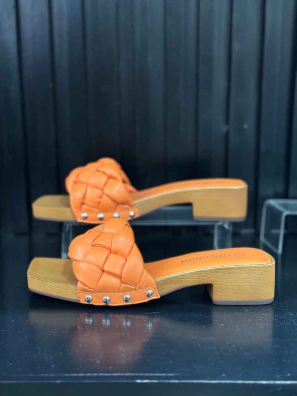 Sandalias naranja - Image 3